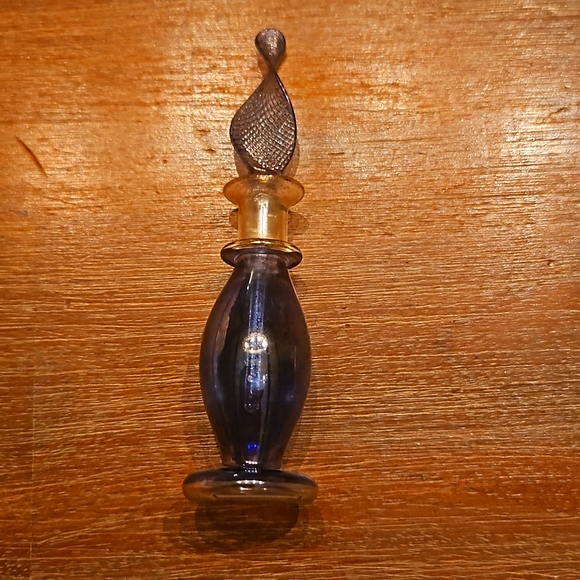 Beautiful blue two tone glass perfume bottle 4" x 1" - Picture 2 of 4